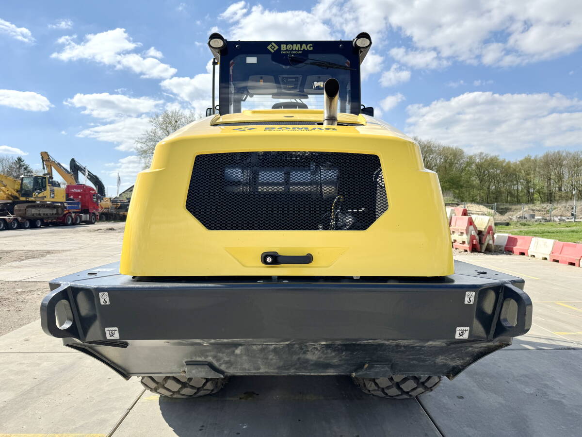 4014_04_Bomag BW213 BR206_09